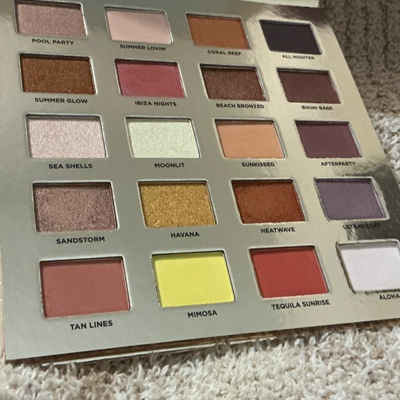 ICONIC London Other - ICONIC London Eyeshadow